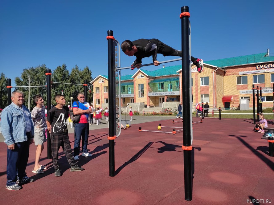 В центре Шемуршинского района Чувашии по федеральному проекту «Спорт – норма жизни» открылась новая спортивная площадка