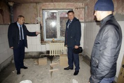 Председатель ГКЧС Чувашии Олег Яковлев проверил ход восстановительных работ после пожара в Новочебоксарске