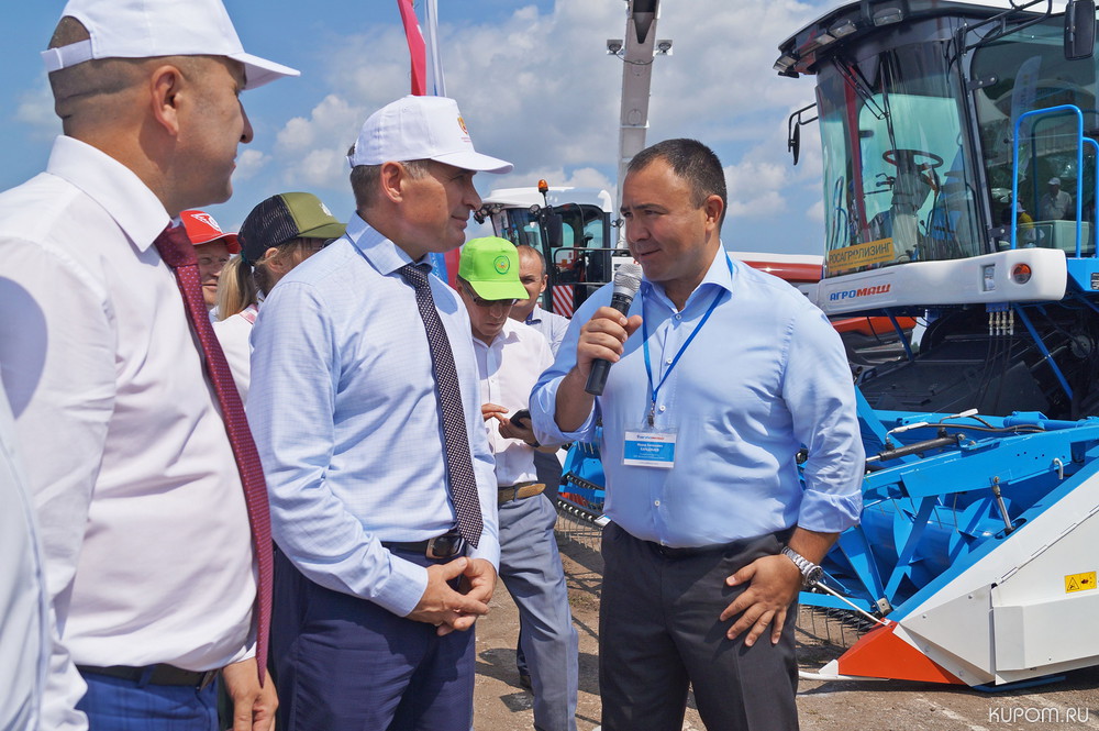 «Тракторные заводы» представили технику под брендом АГРОМАШ на «Дне поля Чувашии»