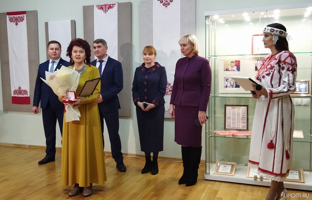Музей чувашской вышивки представляет вышитые узоры Любови Вазюковой