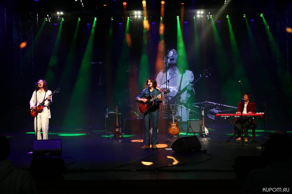 В Чебоксарах впервые выступил официальный российский трибьют группы «Beatles»