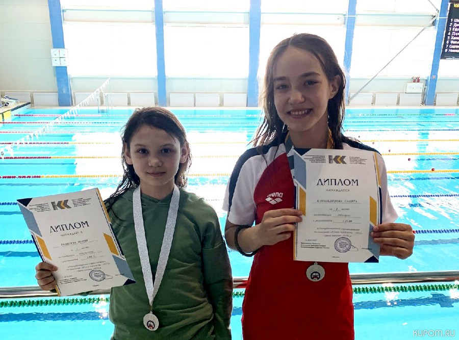 Мария Яковлева и Самира Камальдинова – серебряные призеры межрегиональных соревнований по плаванию «Юные надежды»