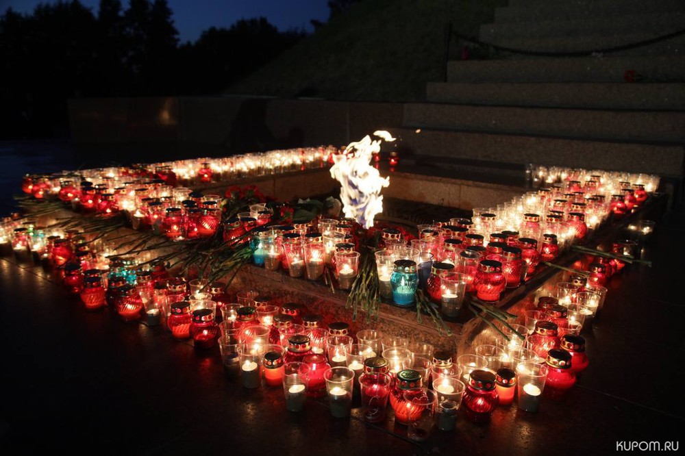 Чебоксарцы зажгли «Свечи памяти» в память о погибших в Великой Отечественной войне