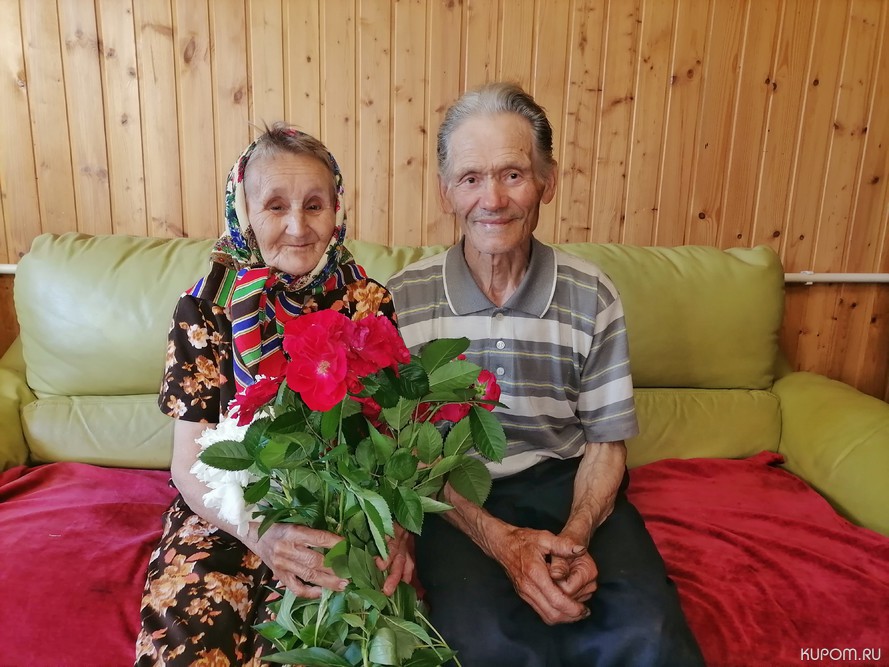 «Жить надо с любовью» : супруги из поселка Сосновка отметили бриллиантовую свадьбу