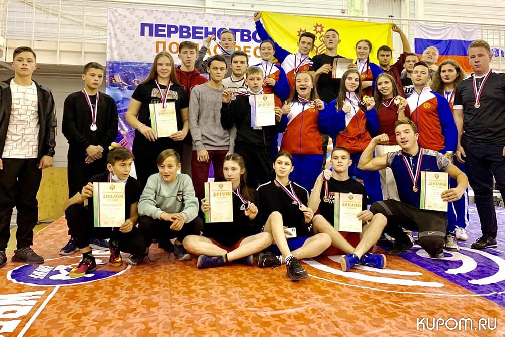 Масрестлеры Чувашии завоевали 19 медалей первенства России